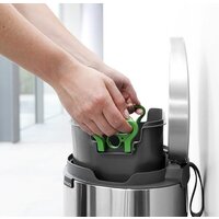 Brabantia FlatBack+ 30 л (стальной матовый с защитой от отпечатков) Image #5