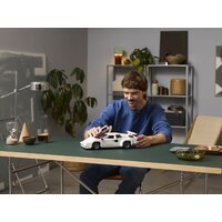 LEGO Icons 10337 Lamborghini Countach 5000 Quattrovalvole Image #10