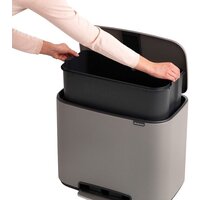 Brabantia Bo Pedal Bin 36 л (минерально-серый) Image #5
