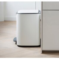 Brabantia Bo Pedal Bin 36 л (белый) Image #8