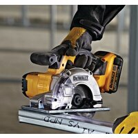 DeWalt DCS373N-XJ (без АКБ) Image #3