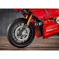 LEGO Technic 42107 Ducati Panigale V4 R Image #10